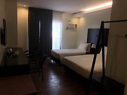 Piña Suites