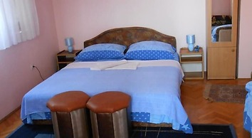 Apartments & Hostel Zdrava Hrana