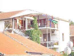 Apartments & Hostel Zdrava Hrana