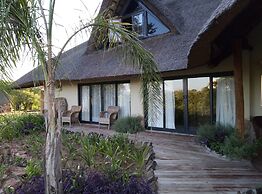 Masaumbezi River Lodge