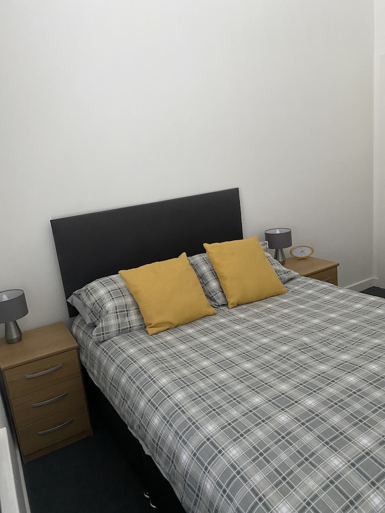 Pretty Properties Grange House Apartment 2