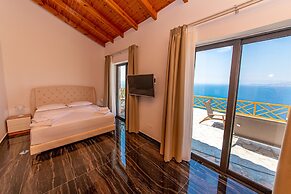 Santa Oliva Suites