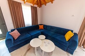 Santa Oliva Suites