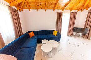 Santa Oliva Suites