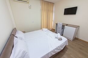 Esal Hotel
