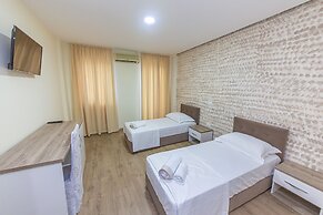 Esal Hotel