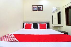 OYO 27650 Gian Residency