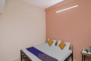 SPOT ON 37467 Shivram Hotel
