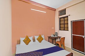 SPOT ON 37467 Shivram Hotel