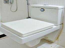 OYO 30100 Lucky Guest House