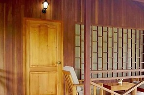 Wakaya Ecolodge