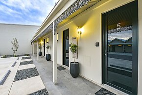 Aloha Central Premium Studios