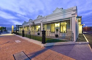Aloha Central Premium Studios