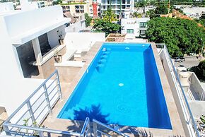 5th Coral Suites by Alex
