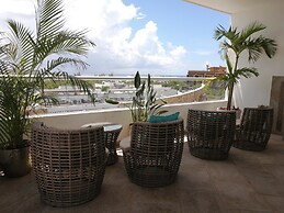 5th Coral Suites by Alex