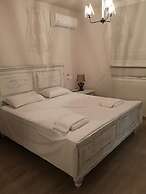 Ammos Luxury Suites