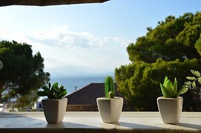 Ammos Luxury Suites