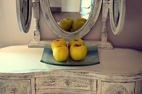 Ammos Luxury Suites
