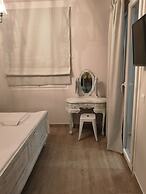 Ammos Luxury Suites