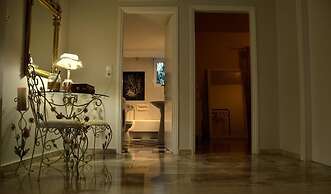 Ammos Luxury Suites