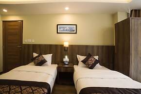 Ganapati Airport Hotel