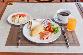 Rattana Beach Hotel