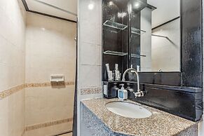 Rattana Beach Hotel