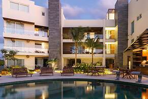 Solmare Apartments & Suites