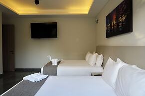 Solmare Apartments & Suites