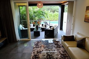 Solmare Apartments & Suites
