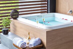 Solmare Apartments & Suites