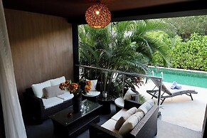 Solmare Apartments & Suites