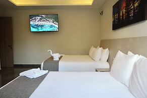 Solmare Apartments & Suites