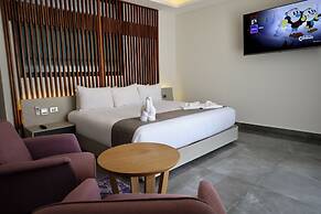 Solmare Apartments & Suites