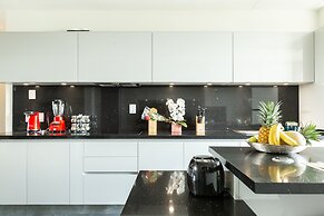 Solmare Apartments & Suites