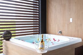 Solmare Apartments & Suites