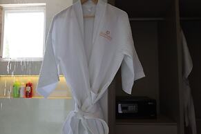 Solmare Apartments & Suites