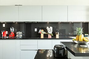 Solmare Apartments & Suites