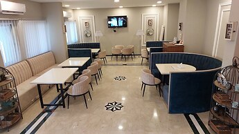 Grand Flora Hotel
