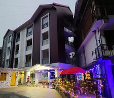 Hotel White Pearl