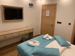 Danis Motel