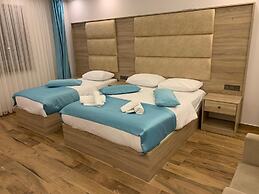 Danis Motel