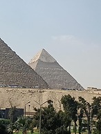 Elite Pyramids Inn