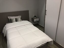 Elite Pyramids Inn
