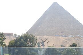 Elite Pyramids Inn