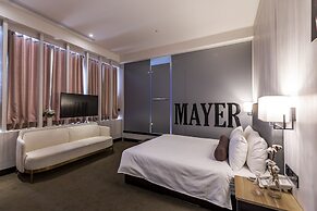 Mayer Inn