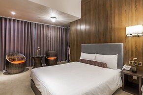 Mayer Inn