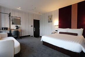 Mayer Inn