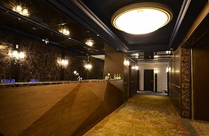 Mayer Inn