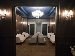 Mayer Inn